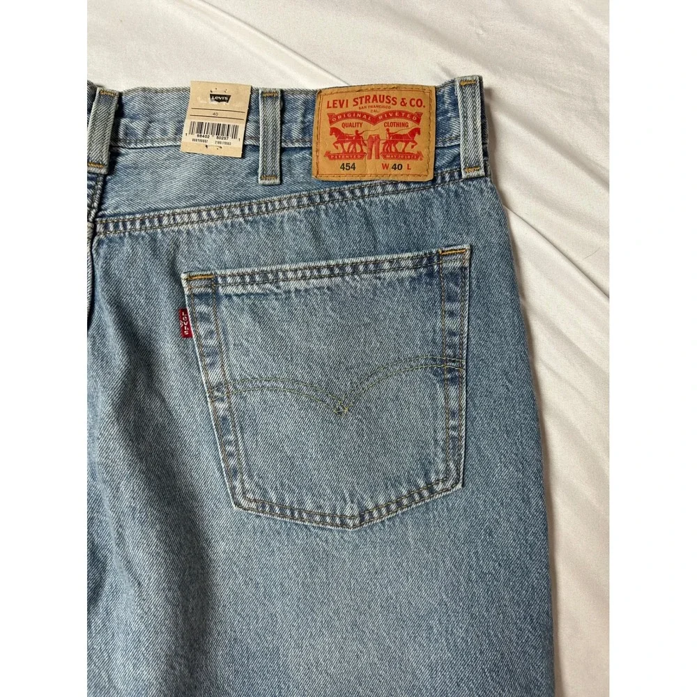 Levis levis 454